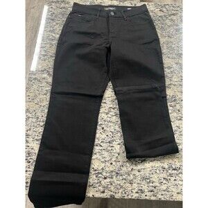 Lee Jeans Women Size 6M Straight Leg Regular Fit Mid Rise Flex Motion Black NEW